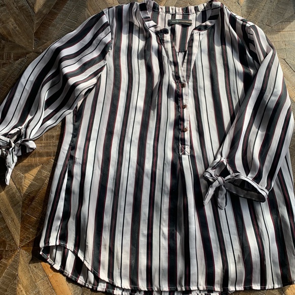 Ivanka Trump - beautiful spring/summer shirt! - Picture 4 of 6